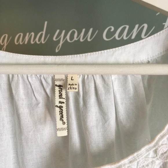 GRAND & GREEN WHITE LACE DETAIL TOP - Picture 2 of 3